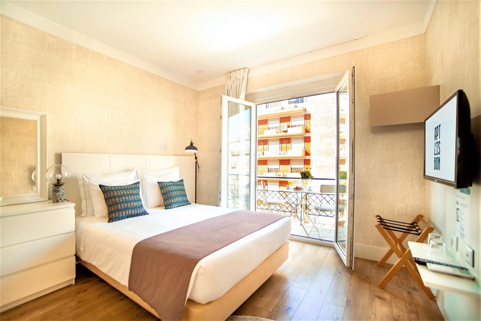 Lx51 & By Iin - Center Lisbon